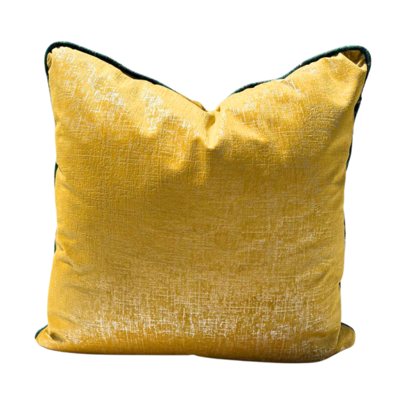 Gauta collection with green pipping